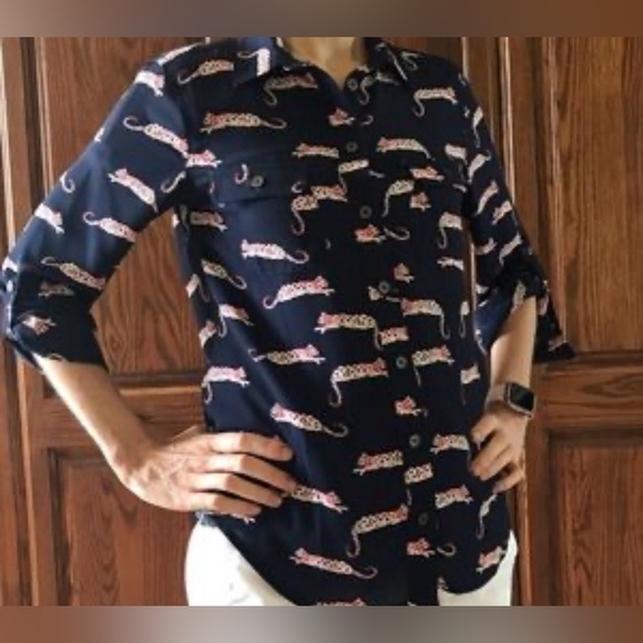 LOFT size XS petite cheetah cat shirt - Picture 3 of 4